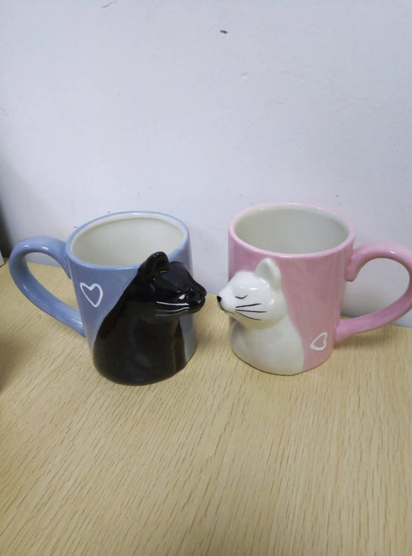 2PCS COUPLE CAT KISSING MUGS